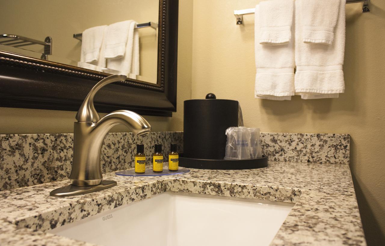 Comfort Inn & Suites Copley Akron Екстер'єр фото