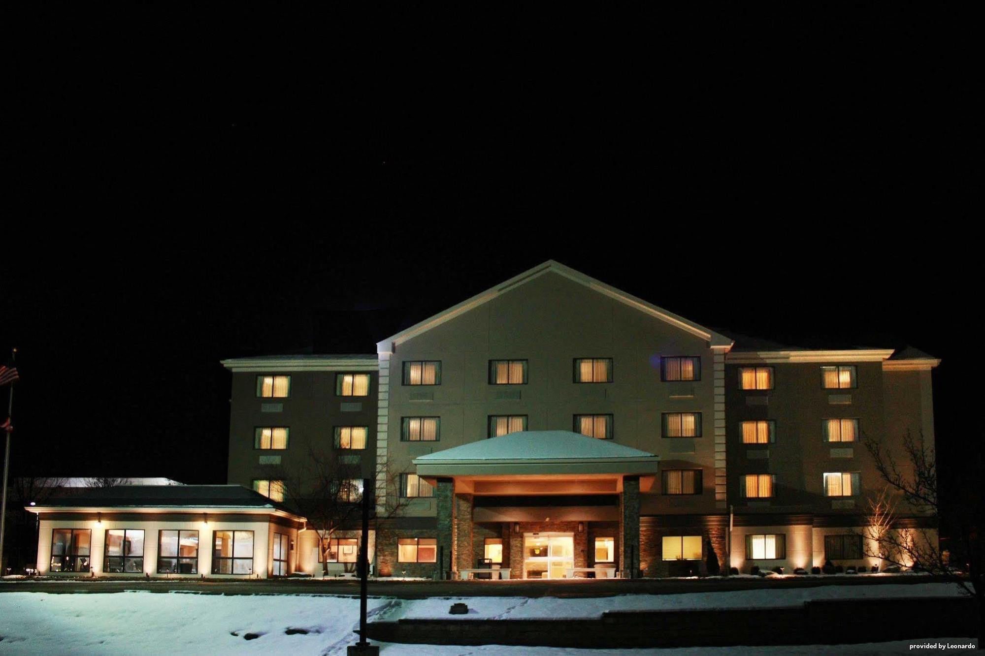 Comfort Inn & Suites Copley Akron Екстер'єр фото