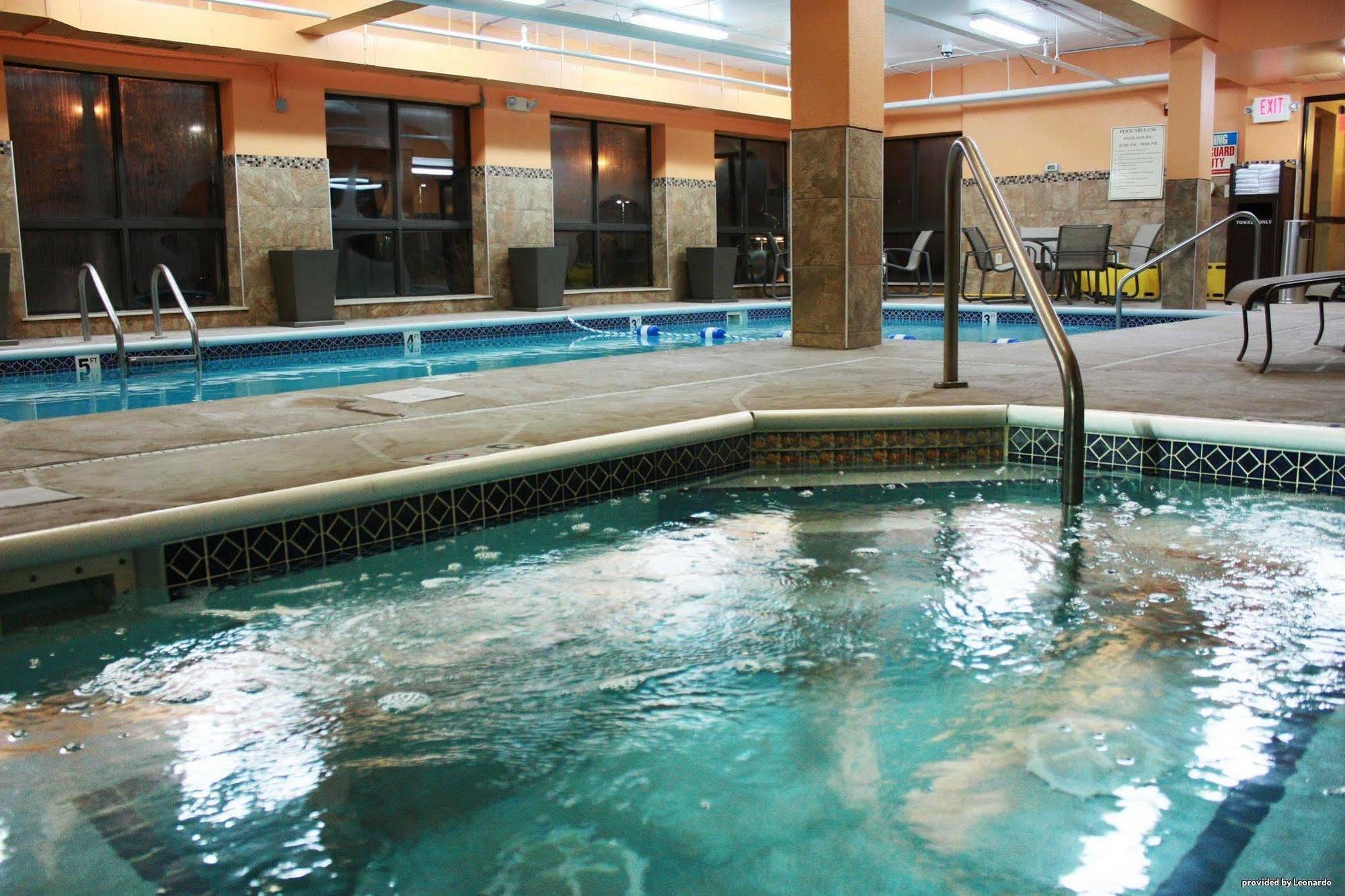 Comfort Inn & Suites Copley Akron Екстер'єр фото
